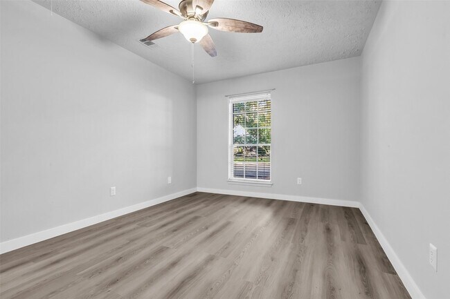 Building Photo - 11829 S Red Cedar Cir