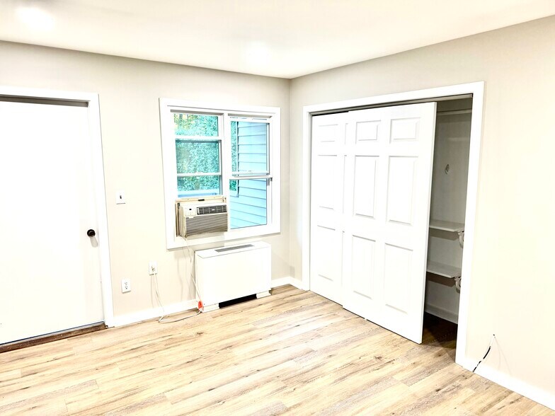 Building Photo - 11 Wild Oaks Rd