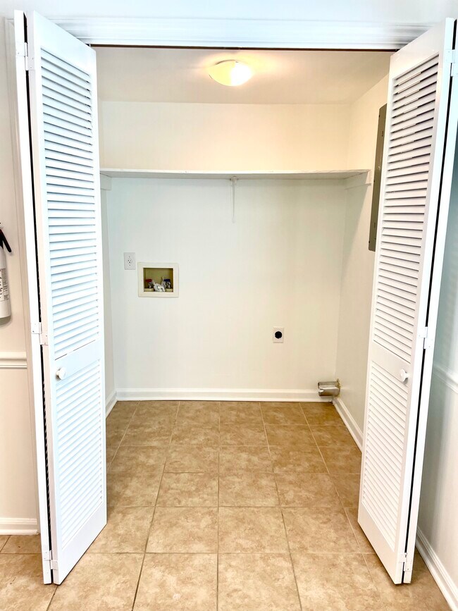 Building Photo - 102 Chevis Dr