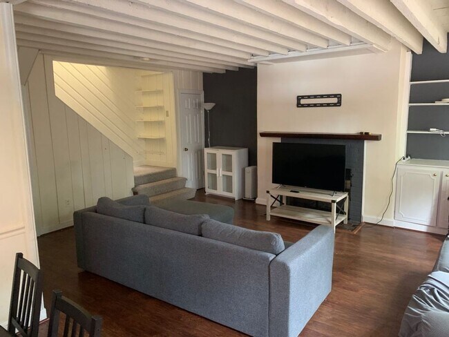 Building Photo - 3505 N St NW