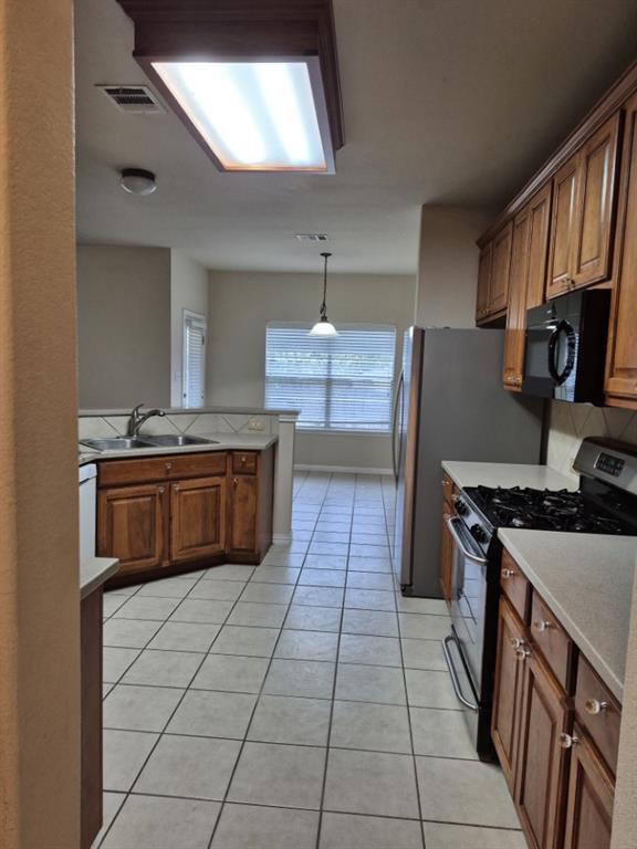 Building Photo - 808 Busleigh Castle Way