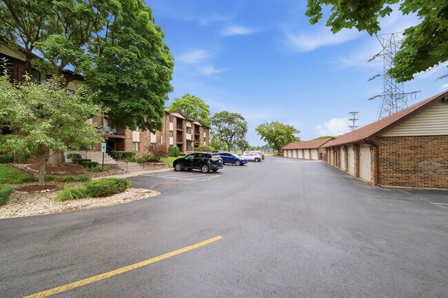 Building Photo - 13913 Laramie Ave