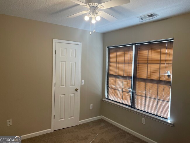 Building Photo - 140 Auburn Cir