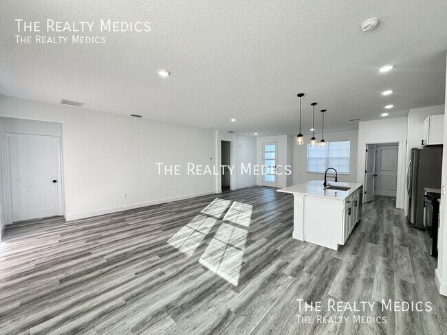 Building Photo - 310 Dogfish Way