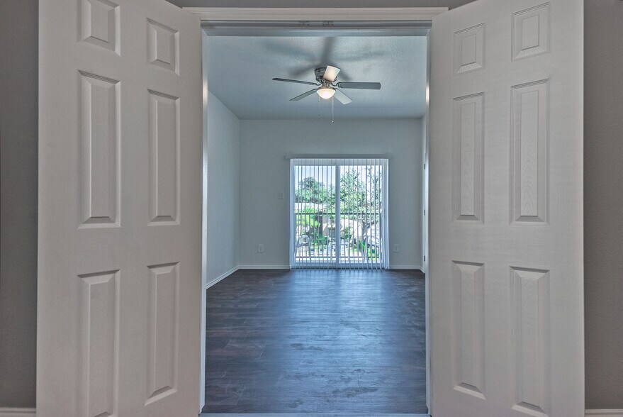 Building Photo - 11234 Park Central Pl