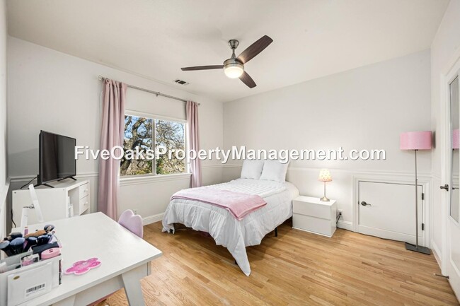 Building Photo - 5185 Mertola Dr