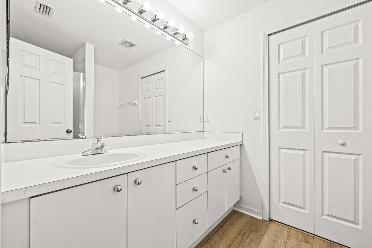 Building Photo - 10979 Winter Crest Dr