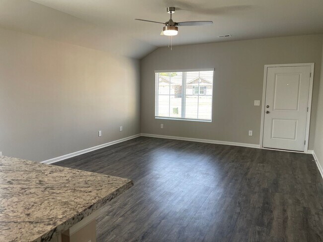 Building Photo - Stunning 3-Bedroom Ranch Home in Kendall Trails – New Construction
