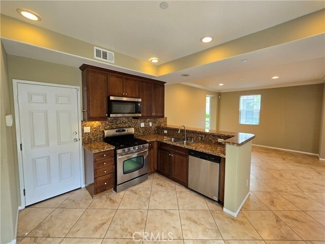 Building Photo - 15247 Cambridge St