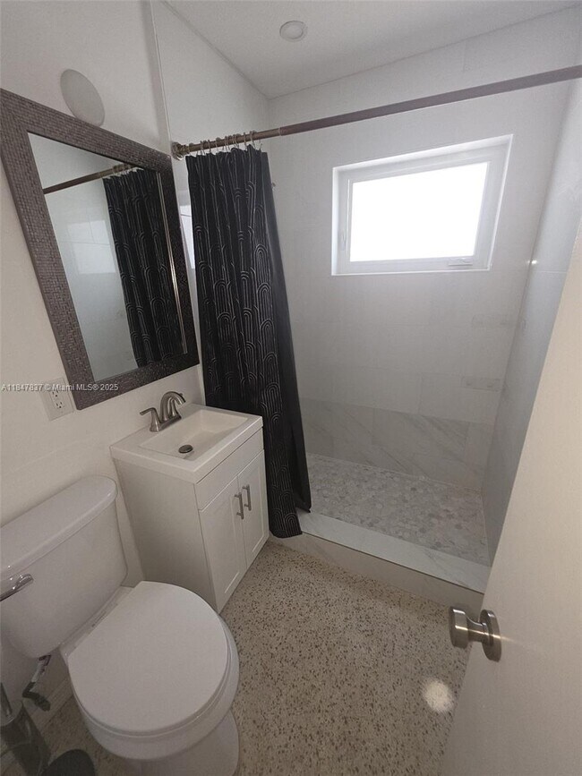Building Photo - 9971 Dominican Dr