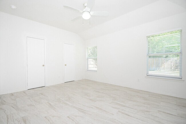 Building Photo - 6306 Spruce Manor Ln