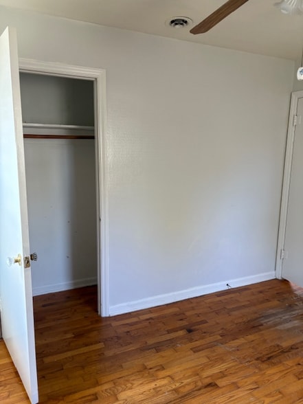 Building Photo - 17 Lakeside Pl