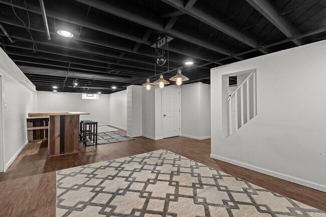 Building Photo - 4521 Thorncroft Ave