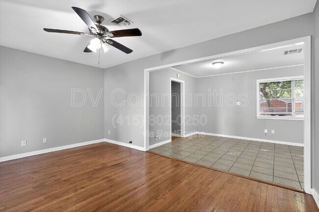 Building Photo - 3828 Avenue N