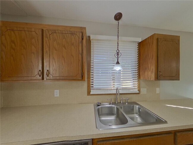 Building Photo - 14030 Candlewood Ln NE