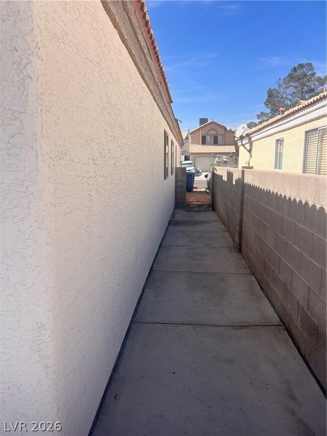 Building Photo - 1369 Torington Dr