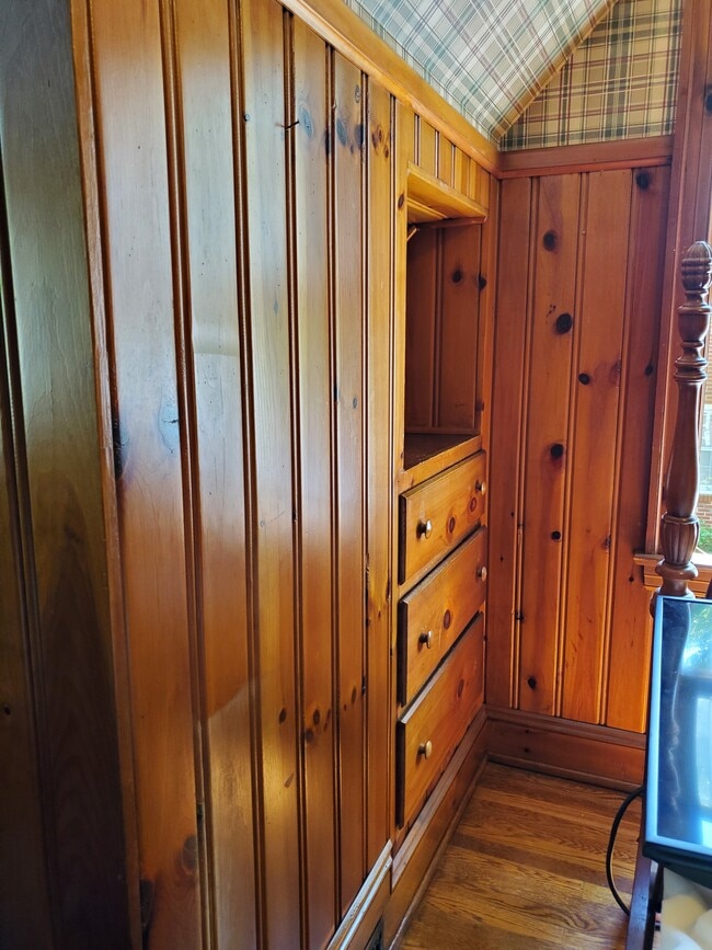 Bedroom - 415 10th St NW