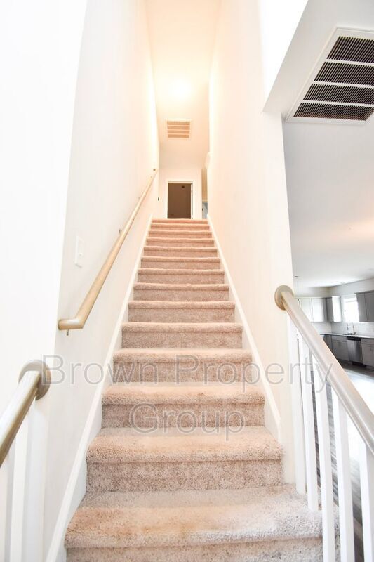 Building Photo - 114 Welborn St