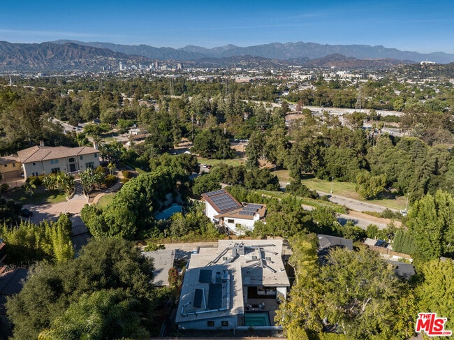 Building Photo - 3616 Cadman Dr