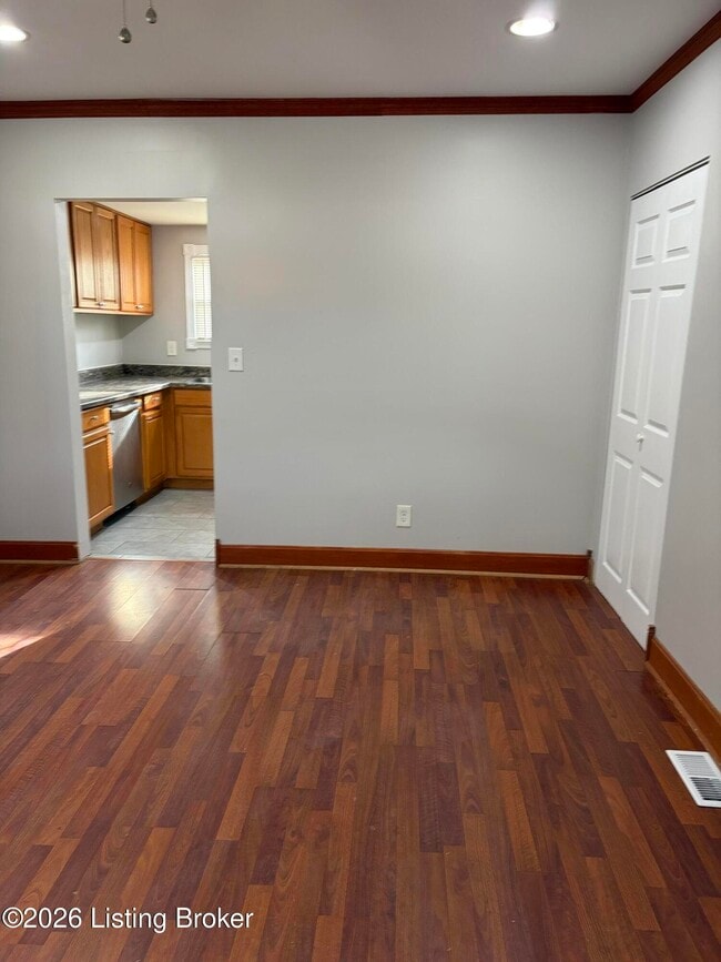 Building Photo - 604 Winkler Ave