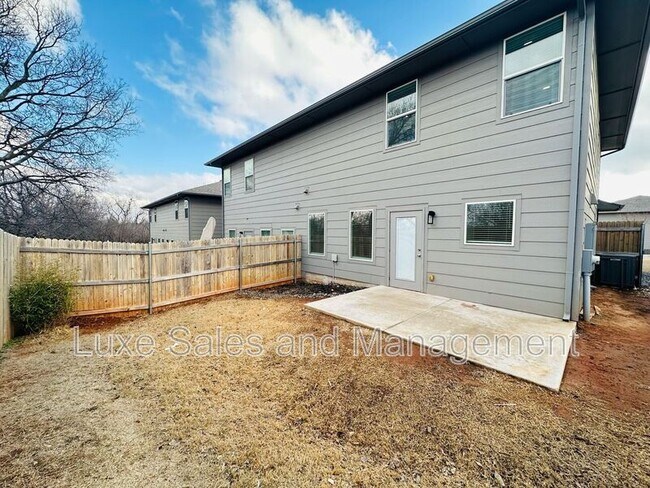 Building Photo - 7907 NW 135th Terrace