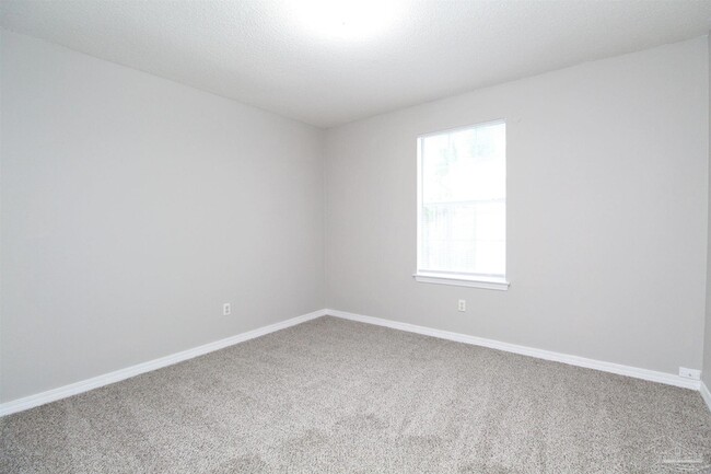 Building Photo - 2081 Sequoia Cir