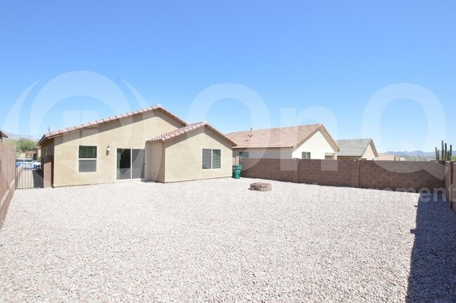 Building Photo - 7951 N Scholes Ave