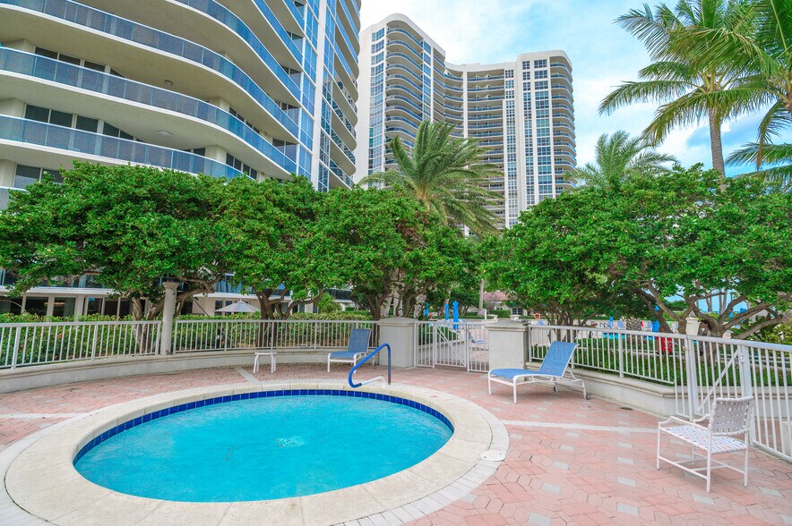Building Photo - 3100 N Ocean Blvd