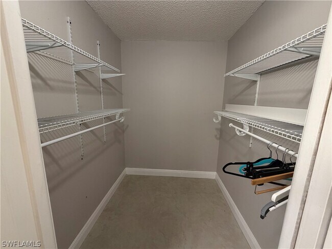 Building Photo - 1085 Forest Lakes Dr