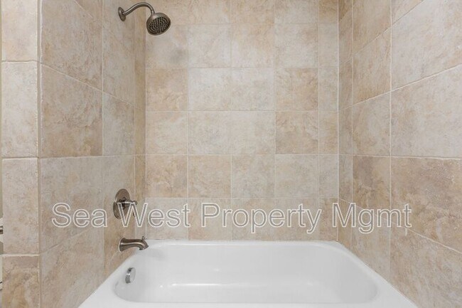 Building Photo - 6907 Quail Pl
