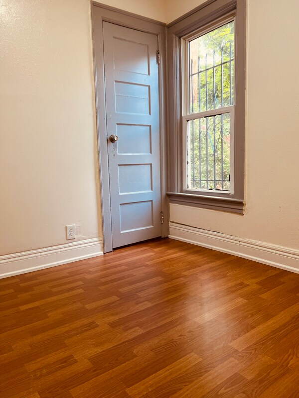 Building Photo - 291 Wohlers Ave