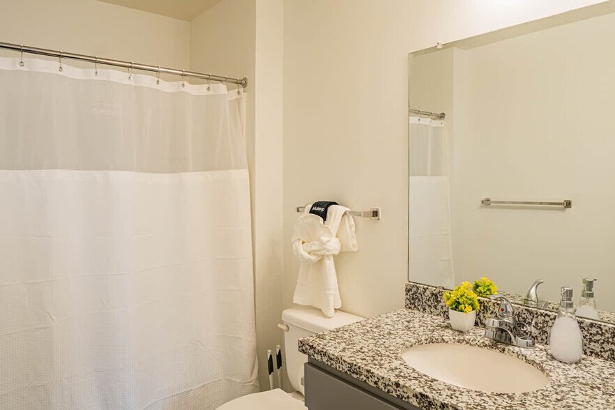 Building Photo - 888 N 4th St