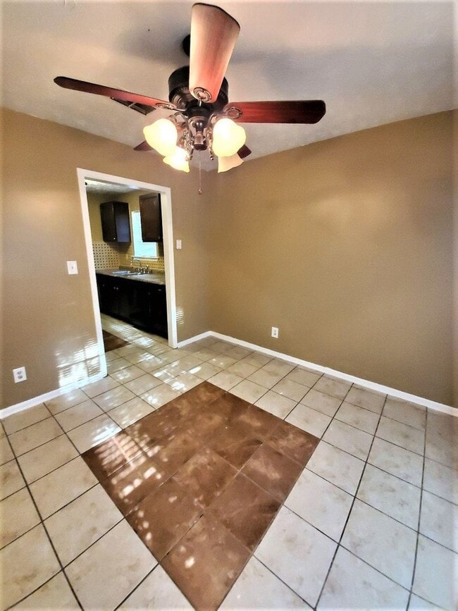Building Photo - Charming 3-Bedroom, 2-Bath Home in Eastern...