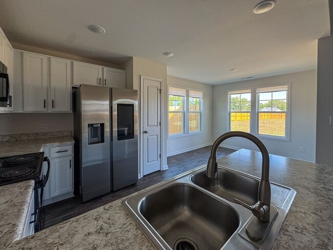 Building Photo - 3 Bed 2 Bath Plus Bonus Room in Parkton