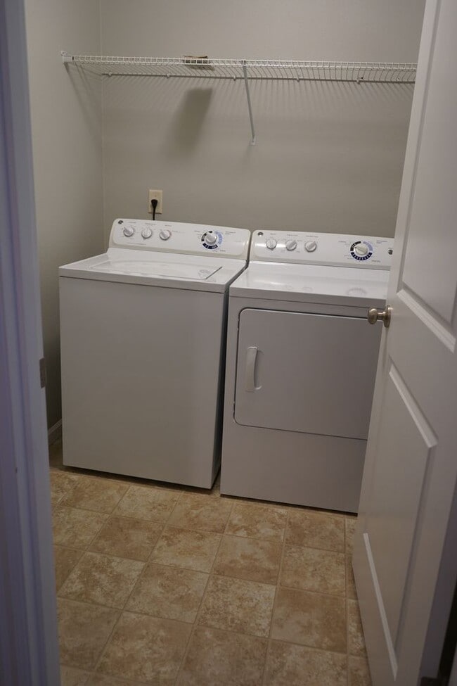 Building Photo - 1822 NE 77th Pl