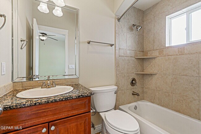 Building Photo - 6285 Wildwood Ct