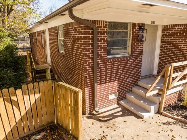 Building Photo - SF-067-1216 &amp; 1218 North 35th Street Duplex