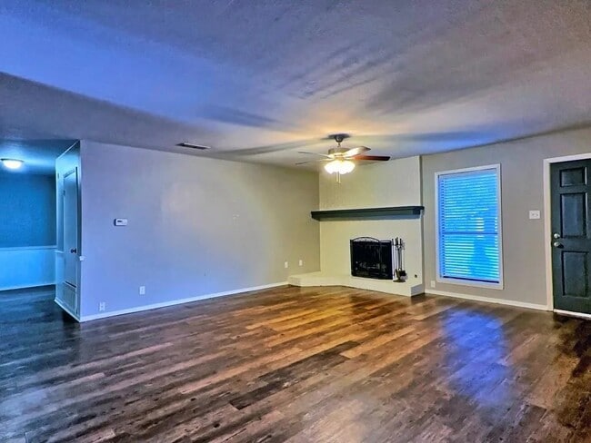 Building Photo - 306 S Wofford St