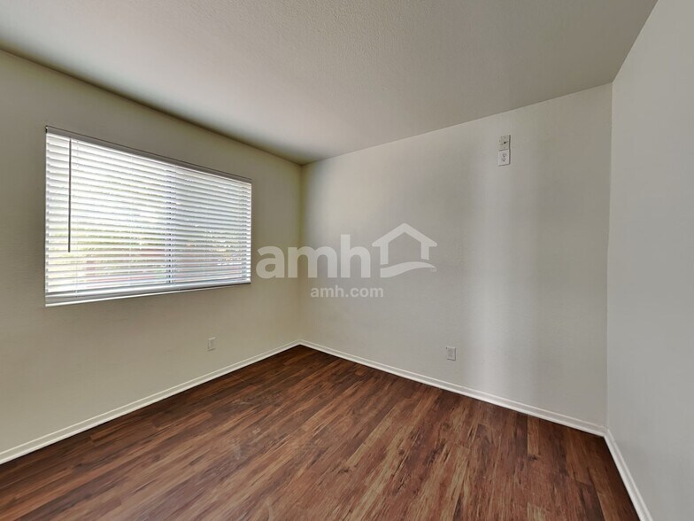 Building Photo - 8544 N 112th Ave