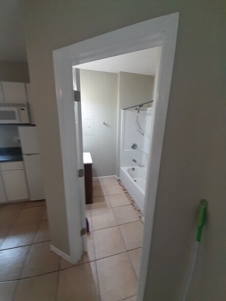 Building Photo - 5983 Crabtree Church Rd