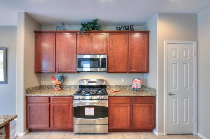 Building Photo - 40352 W Molly Ln