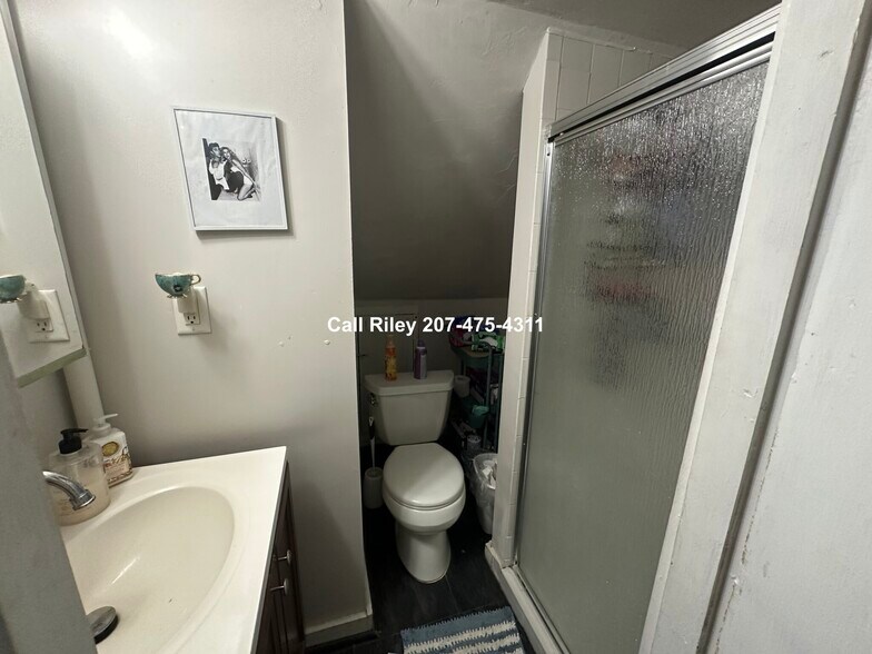 Building Photo - 11 Reedsdale St