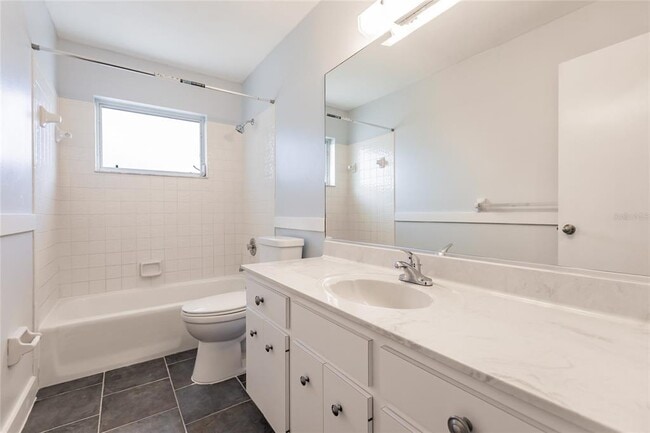 Building Photo - 11065 Waterford Ave