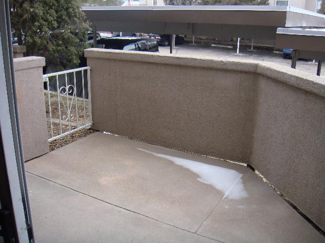 Building Photo - 2 Bedroom Lower Level Unit - ALL UTILITIES...
