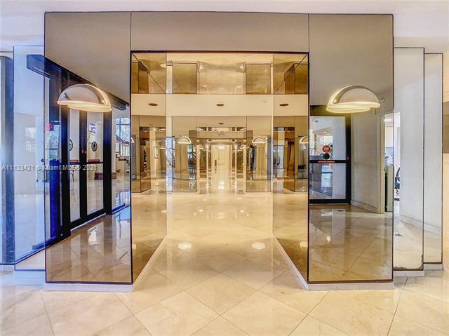 Building Photo - 10185 Collins Ave