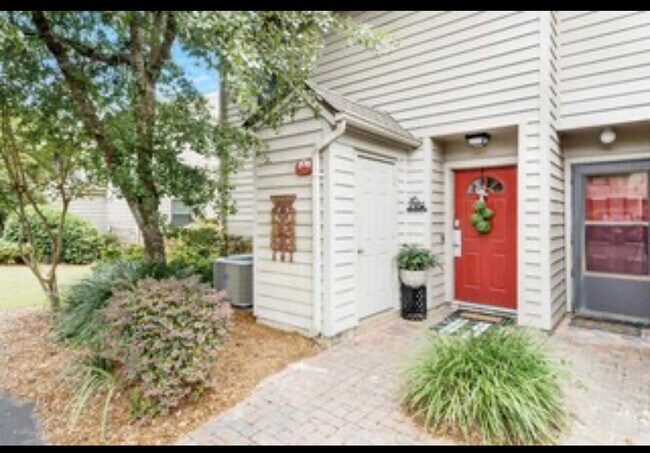 Building Photo - 58 N Myrtle Dr