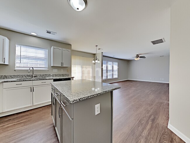 Building Photo - 113 Barrington Dr