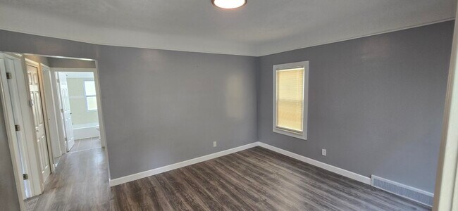 Building Photo - 7335 Maple St