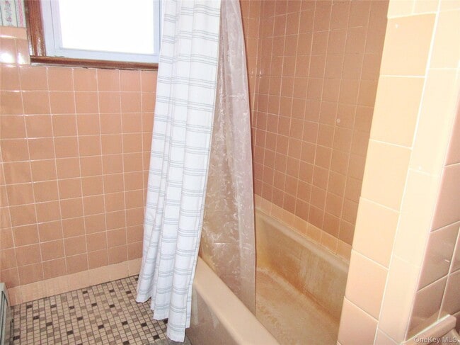 Building Photo - 18 Station Rd