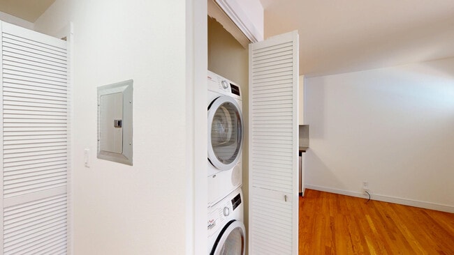 Building Photo - 759 Green St